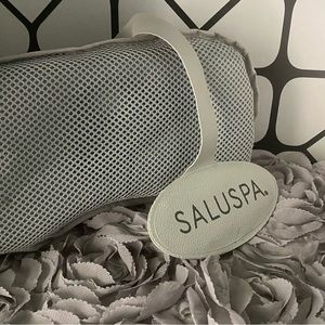 Hot tub/ tub neck rest